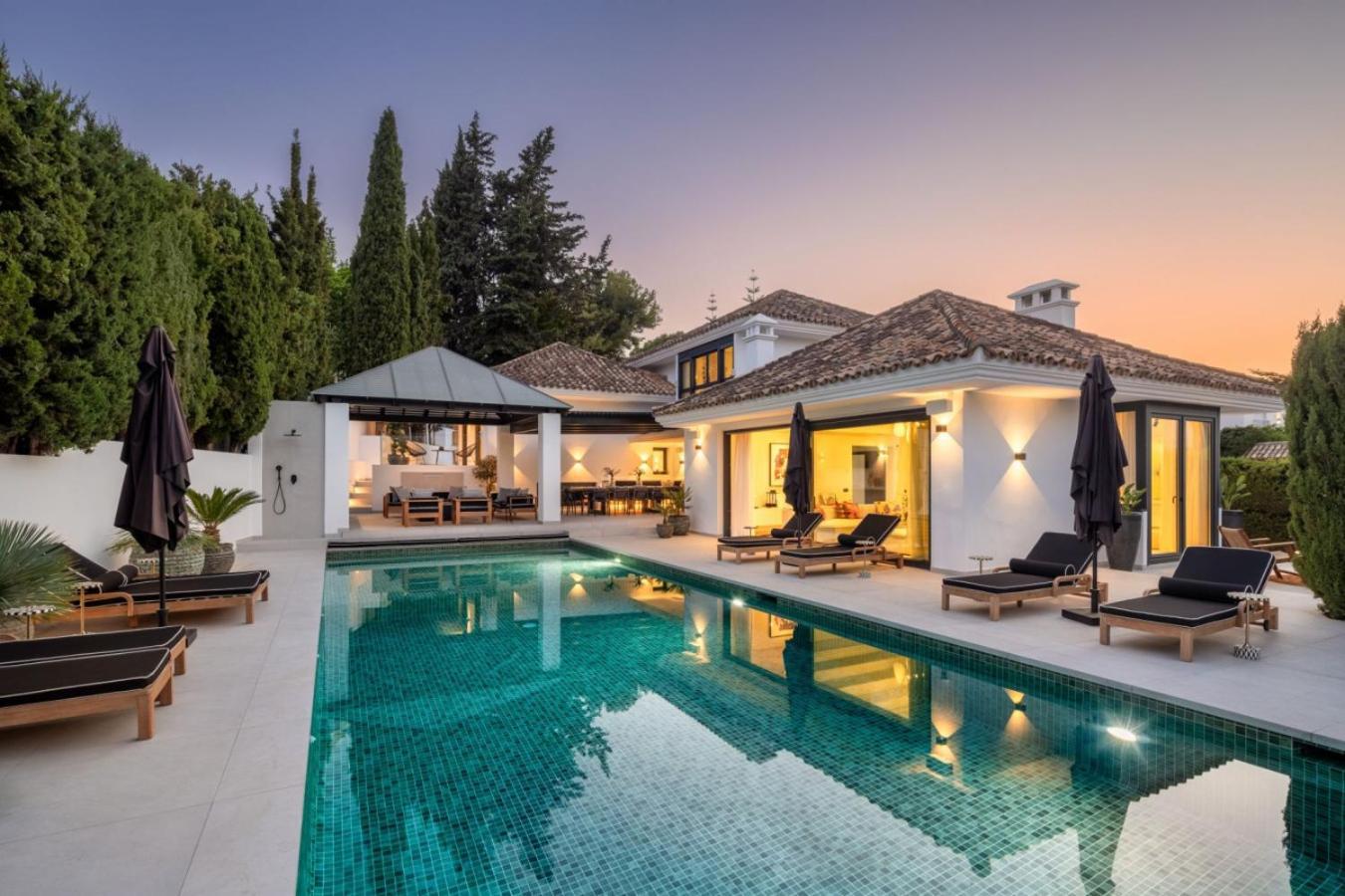 Interni Nueva Andalucia * Marbella
